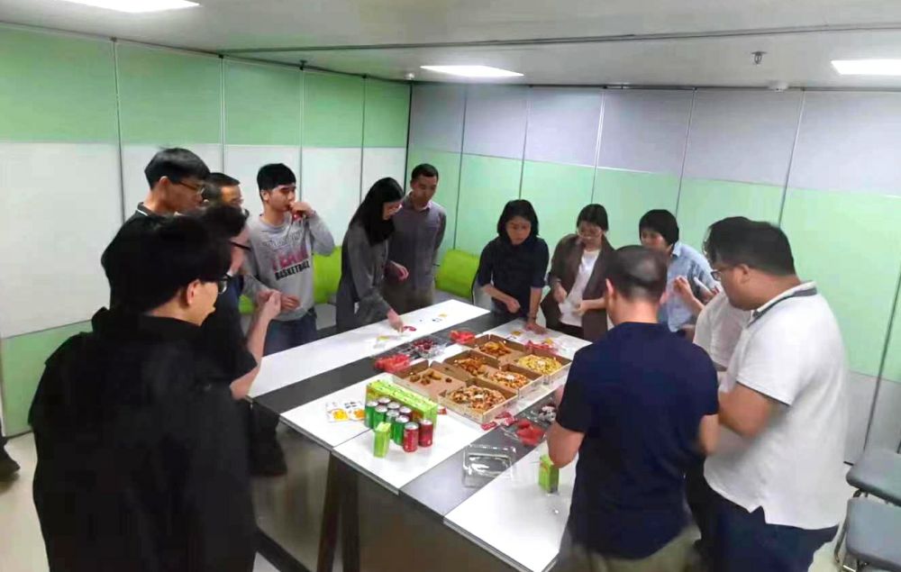 2023年5月12日，公司舉行慶祝母親節(jié)聚餐